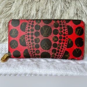 RARE Louis Vuitton x Yayoi Kusama • Zippy Wallet